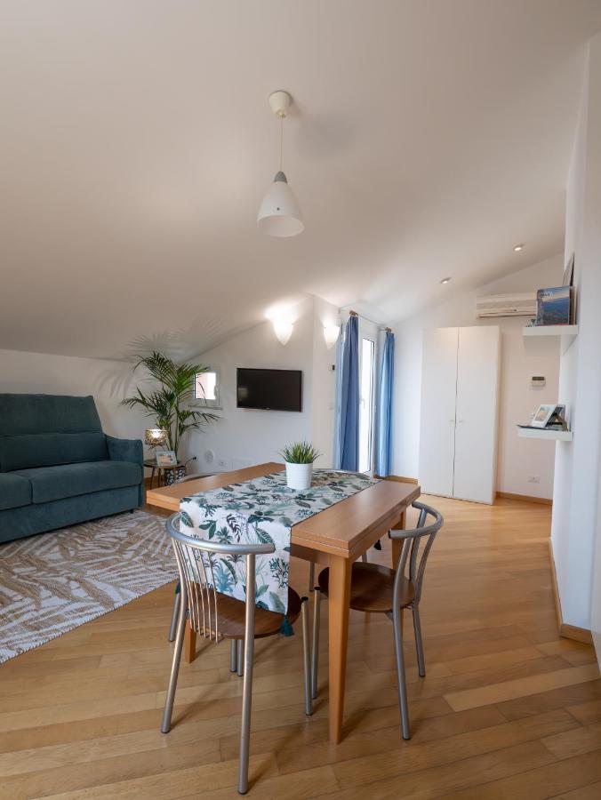 Appartamento Pesco "A Casa Felice" П'єтра-Лігуре Екстер'єр фото